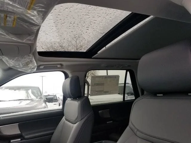 New 2026 Star White Metallic Tri-Coat Ford MAX Active image 43