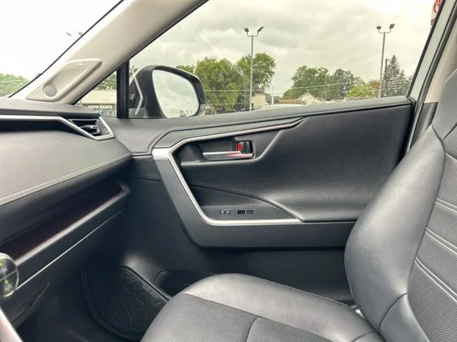 Used 2019 Silver Sky Metallic Toyota Limited image 43