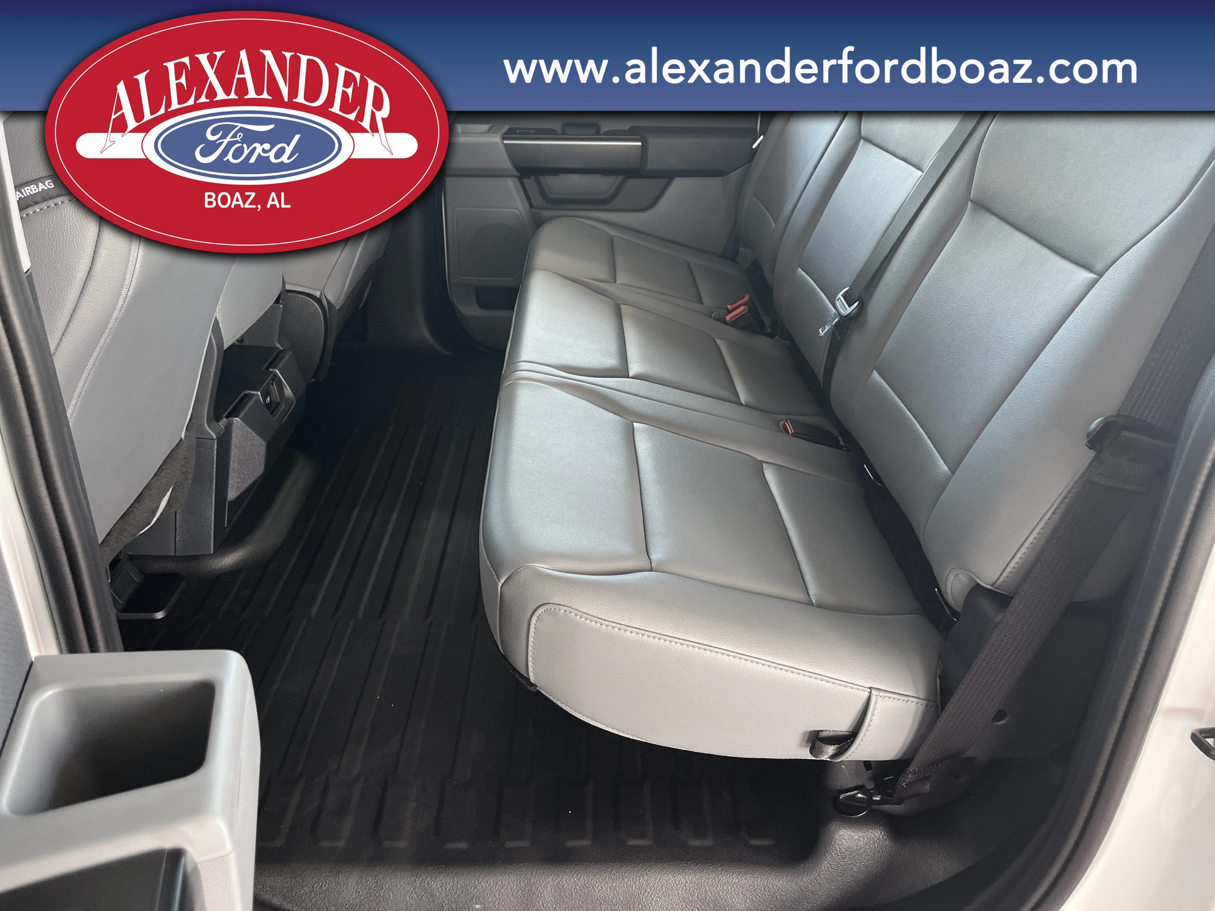 New 2026 Oxford White Ford XL image 13