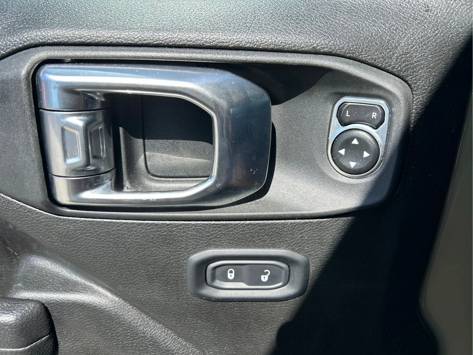 Used 2025 41 Jeep Nighthawk image 23