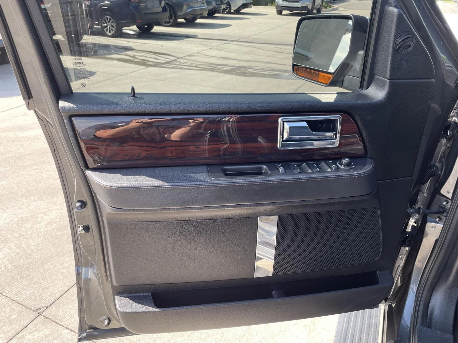 Used 2016 Magnetic Lincoln Reserve image 23