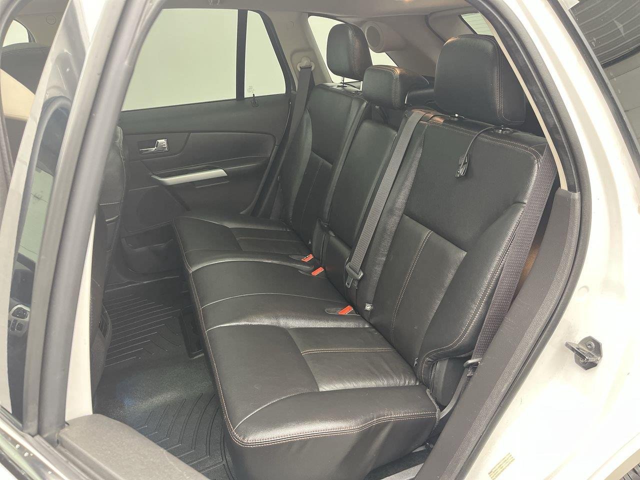 Used 2014 White Platinum Metallic Tri-Coat Ford Limited image 13