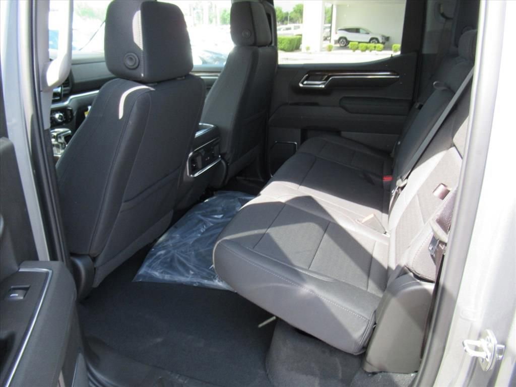 New 2026 Sterling Metallic GMC Elevation image 18
