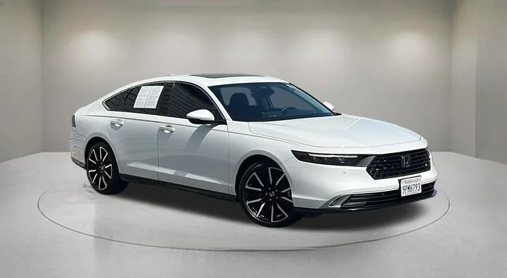 2025 Honda Accord Hybrid Touring's photo