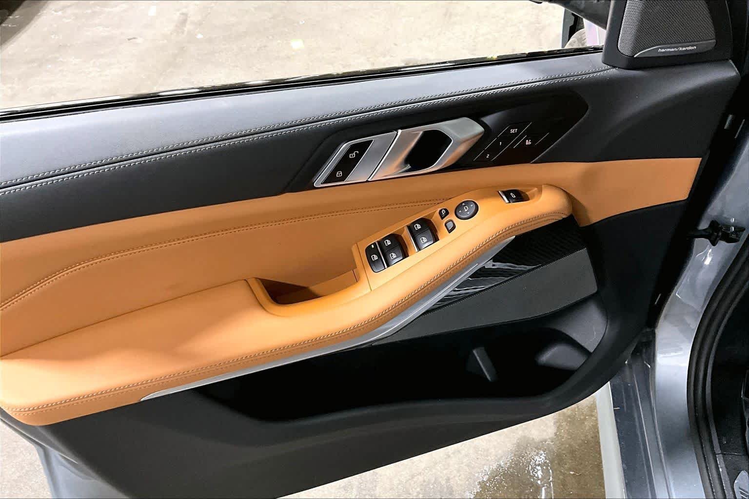 Used 2025 Skyscraper Grey Metallic BMW M60i image 58