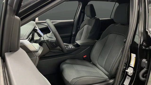 New 2026 Diamond Black Crystal Pearlcoat Jeep Laredo image 9