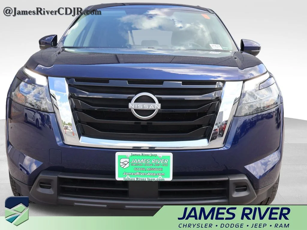 Used 2025 Blue Nissan SV image 7