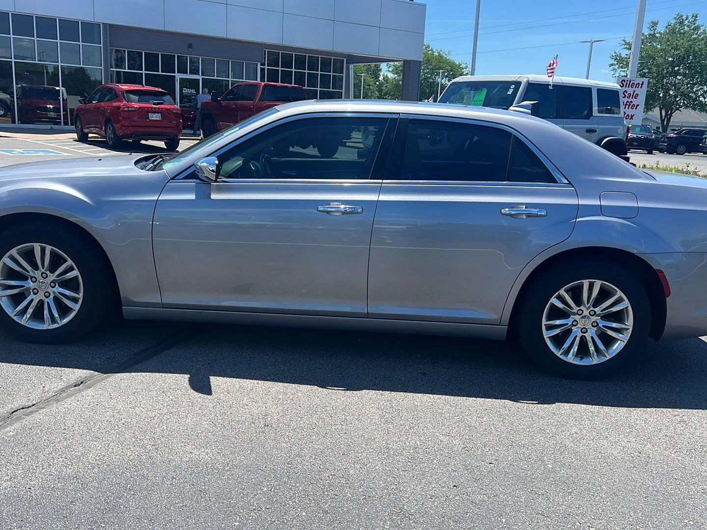 Used 2016 Billet Silver Metallic Clearcoat Chrysler 300C image 10