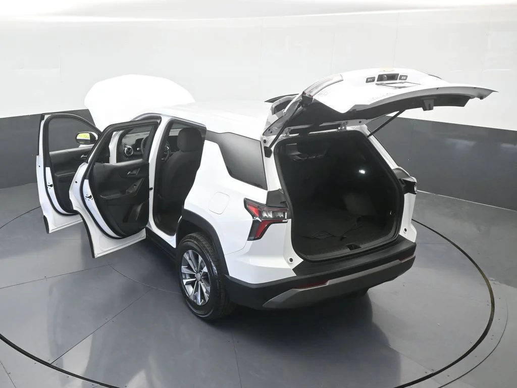 Used 2025 Summit White Chevrolet LT image 70