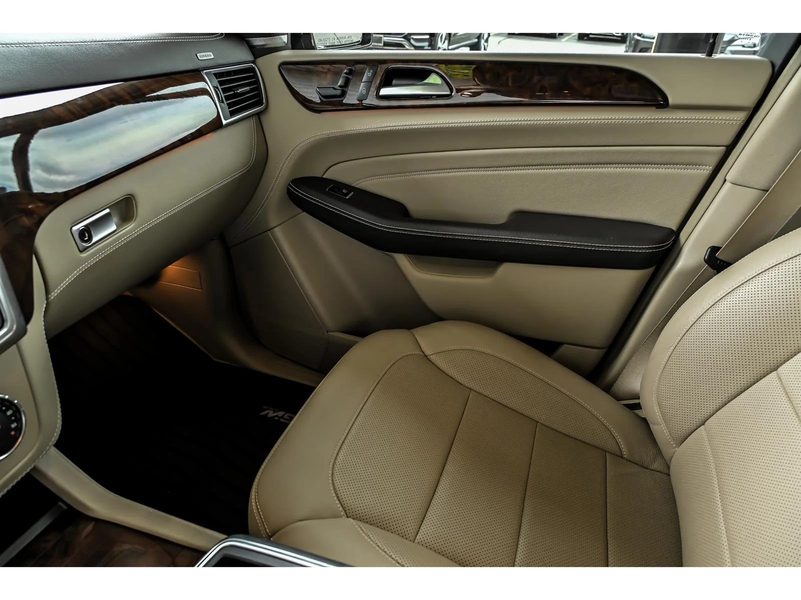 Used 2015 Brown Mercedes-Benz ML 400 image 25