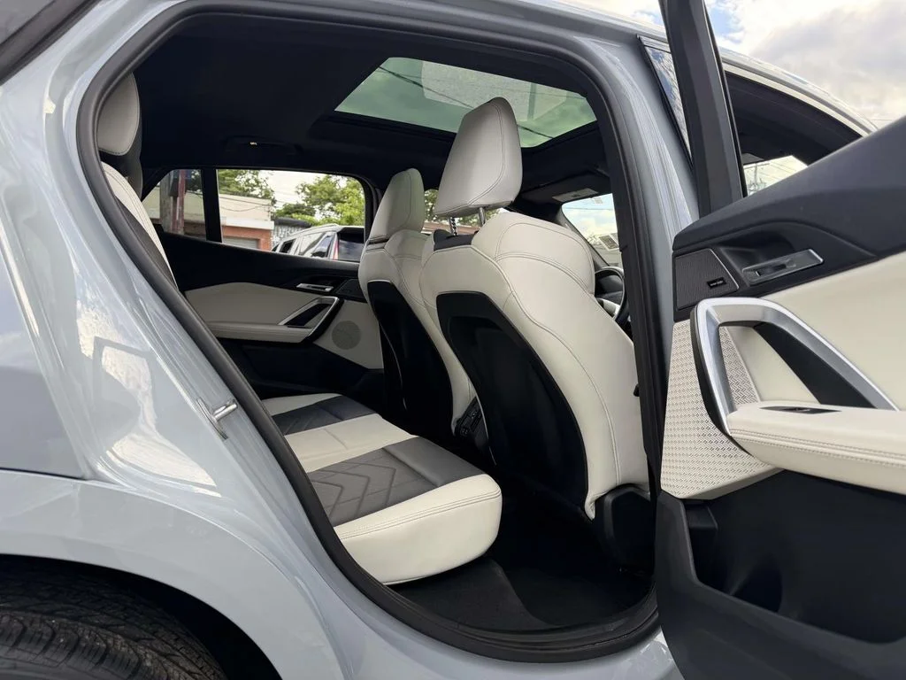 Used 2026 Gray BMW xDrive28i image 15