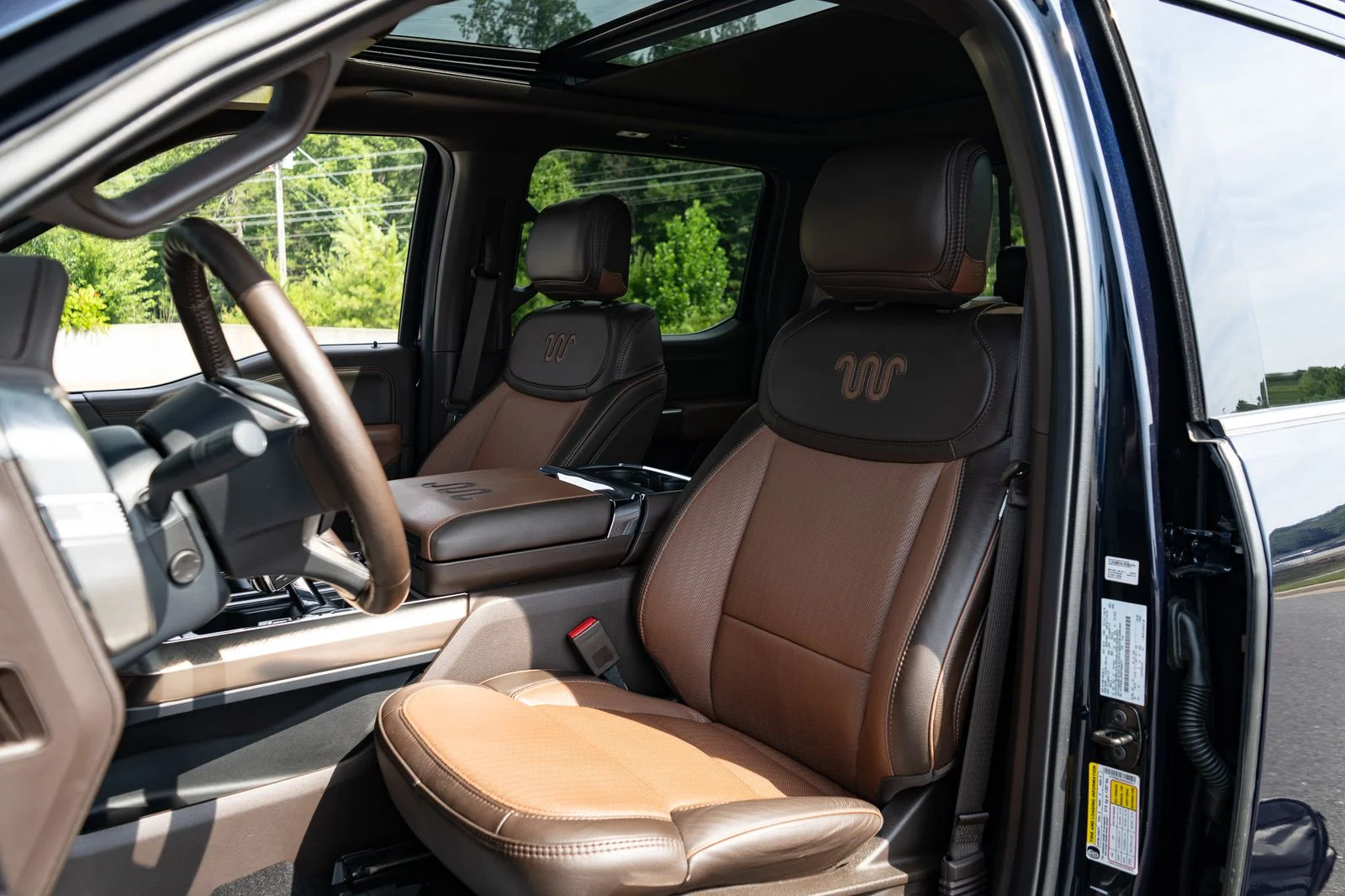 Used 2025 Blue Ford King Ranch image 30