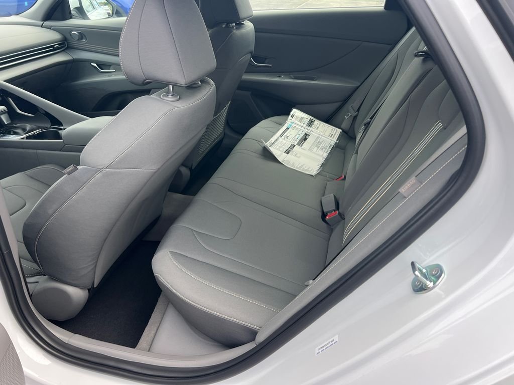 2025 Hyundai Elantra SEL - Photo 20