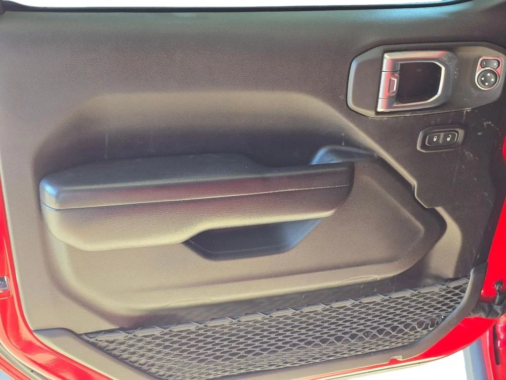 Used 2021 Red Jeep Rubicon image 14