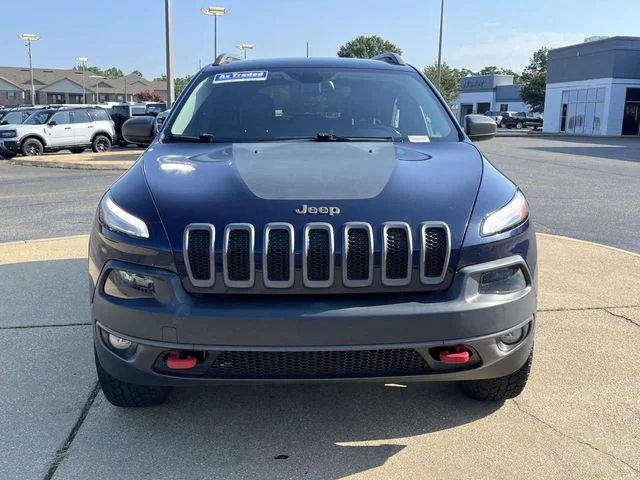 Used 2016 Blue Jeep Trailhawk image 8