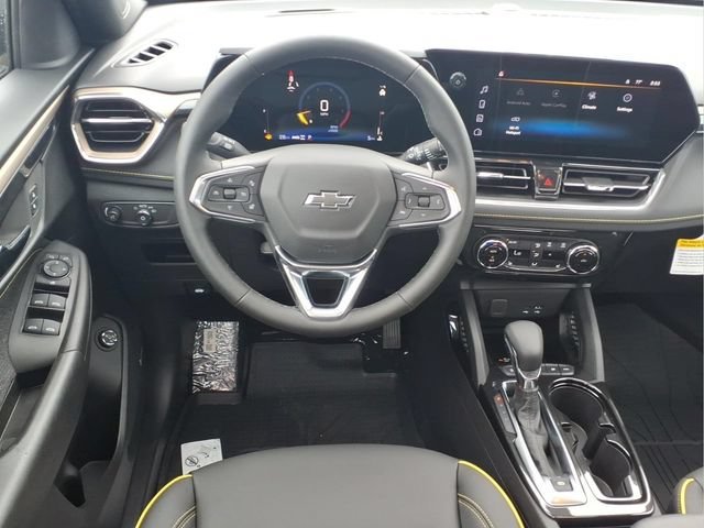 New 2026 Mosaic Black Metallic Chevrolet ACTIV image 4