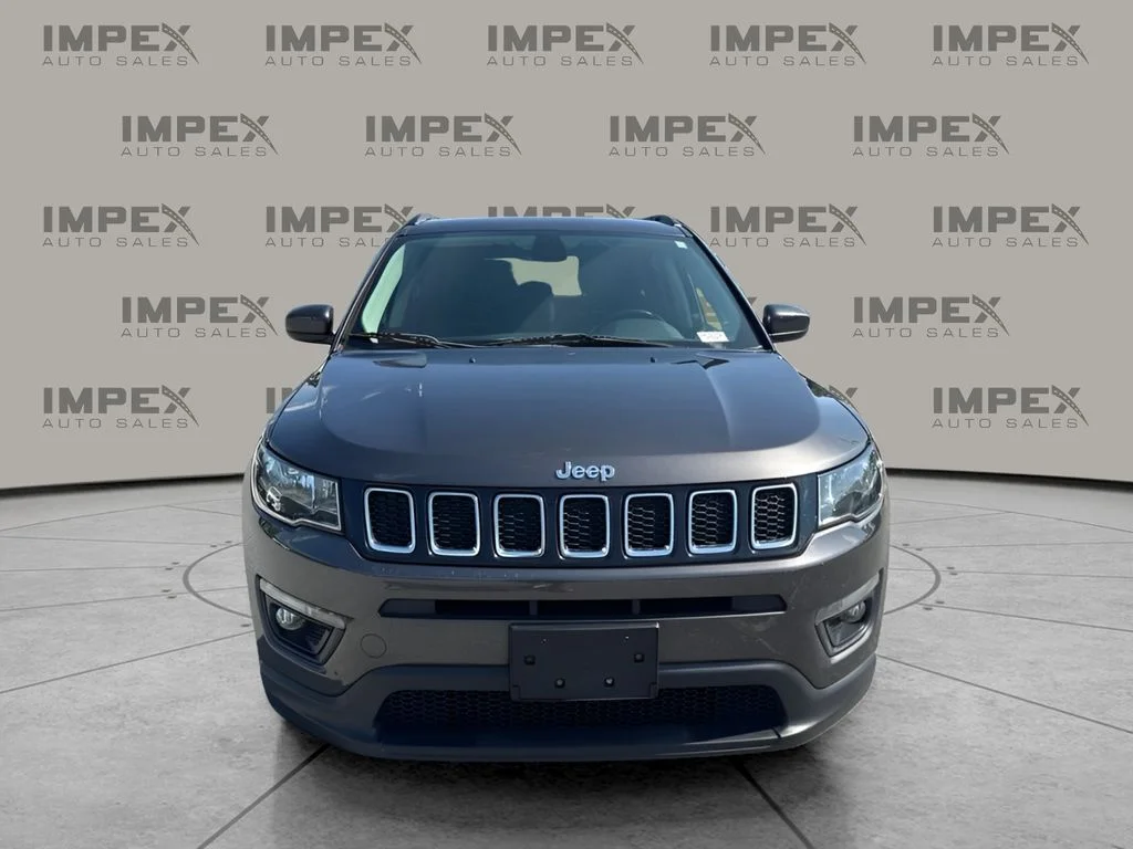 Used 2018 Gray Jeep Latitude image 5