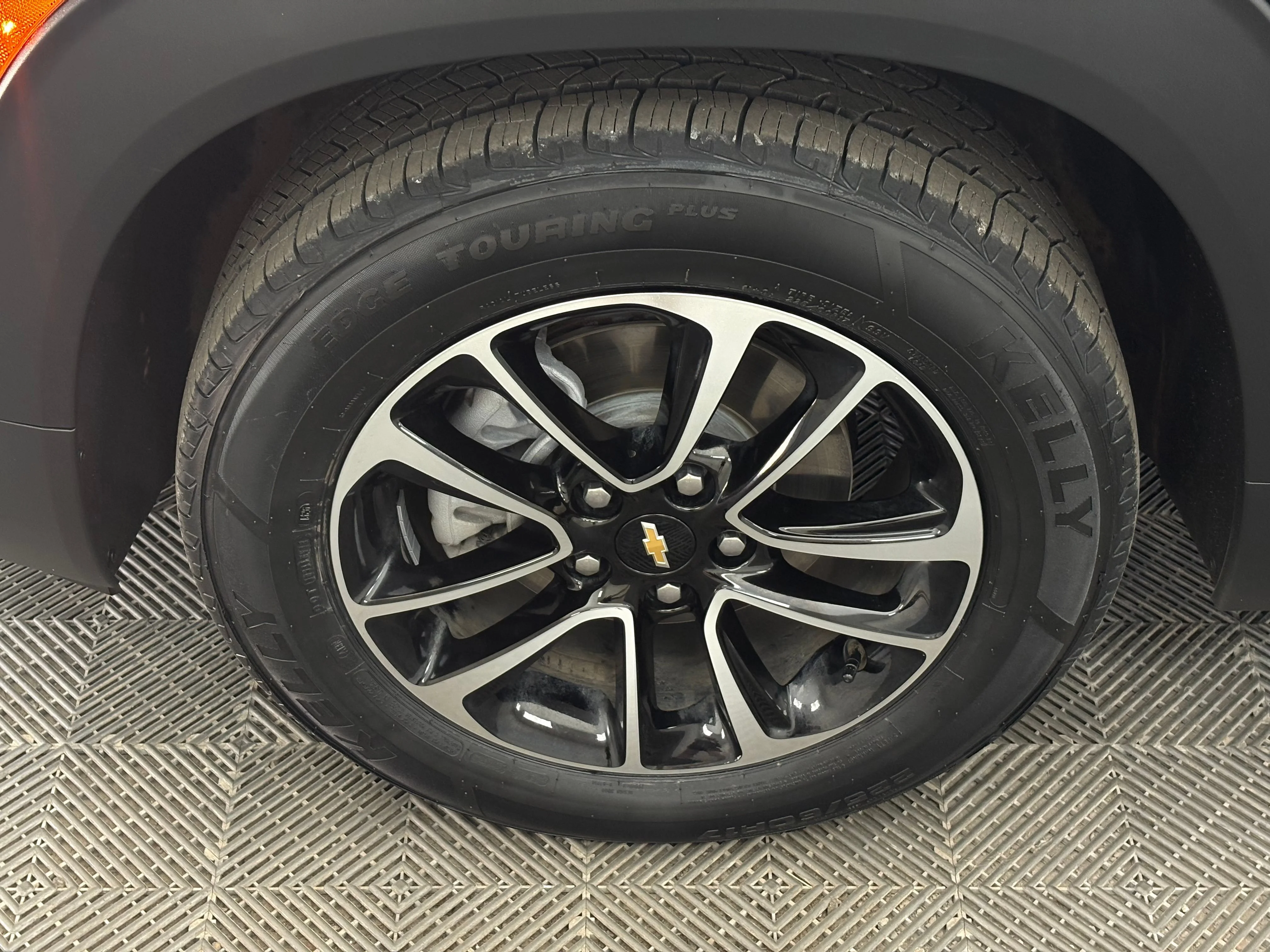 Used 2025 Mosaic Black Metallic Chevrolet LT image 12