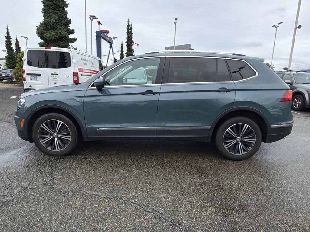 Used 2021  Volkswagen Highline 2.0T 8sp at w/Tip 4M Dilawri Certified image 3