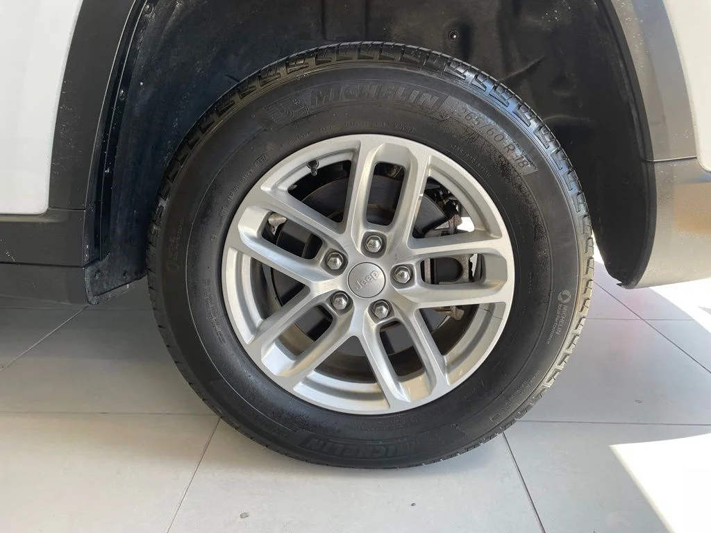 Used 2024 White Jeep Laredo image 18