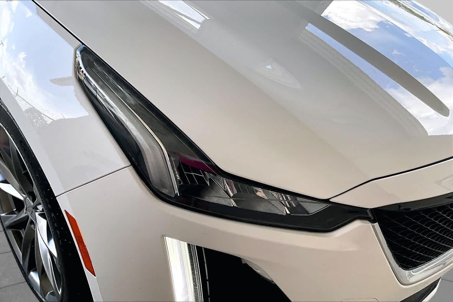 Used 2020 Summit White Cadillac Sport image 27
