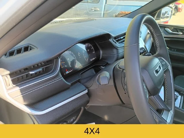 Used 2024 White Jeep Altitude image 11