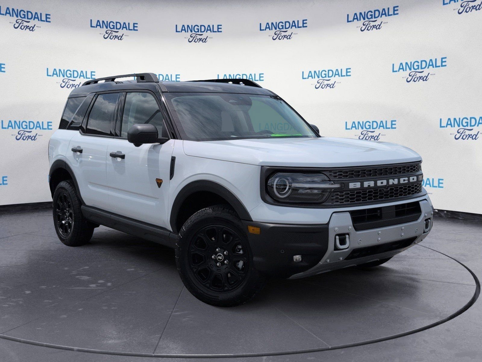 New 2026 Oxford White Ford Badlands image 2