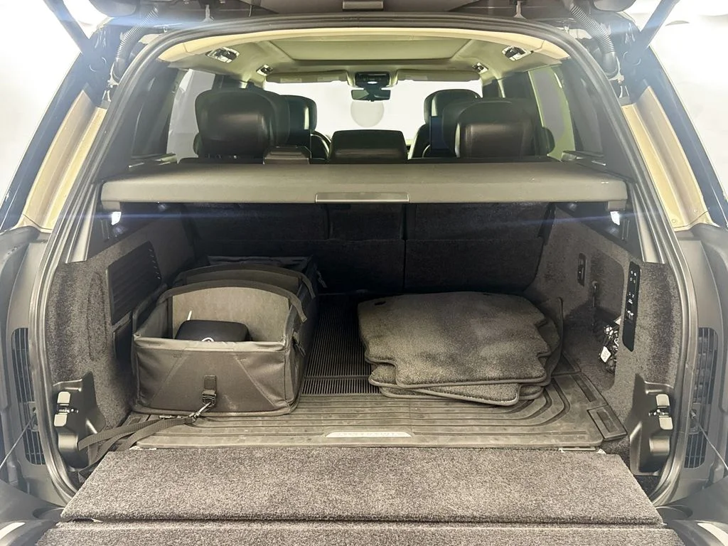 Used 2024 Gold Land Rover Autobiography image 28