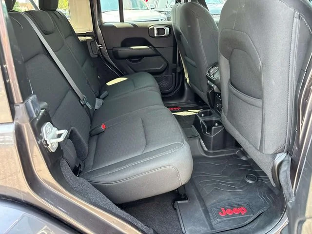 Used 2020 Gray Jeep Unlimited Sahara image 21