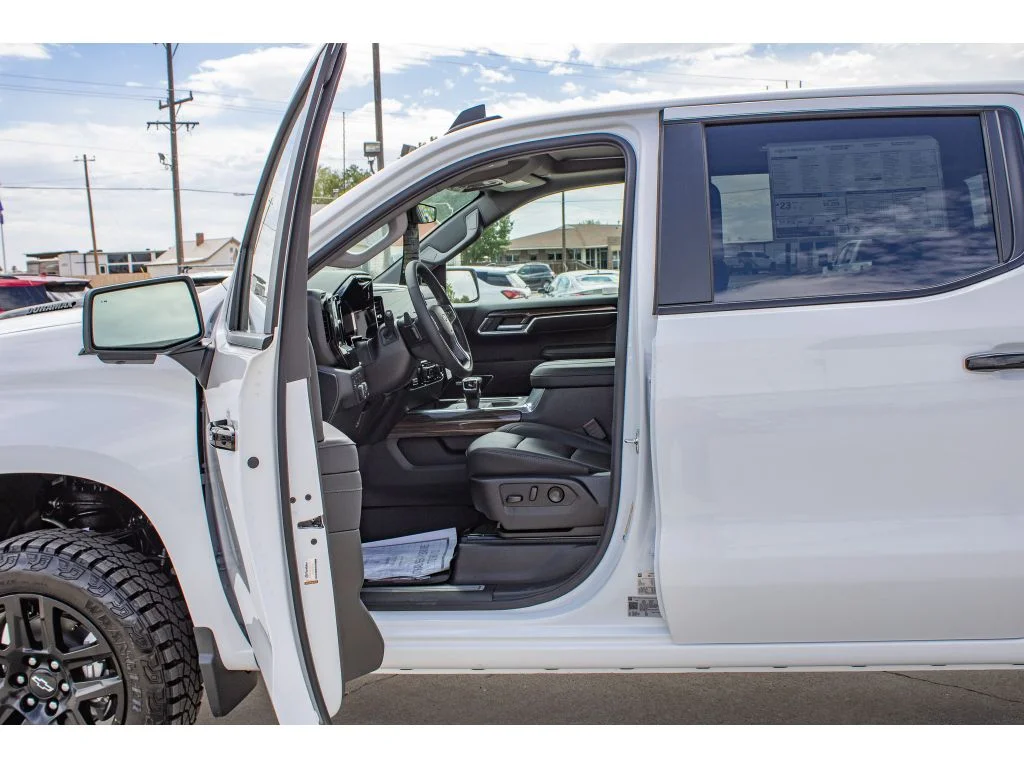 New 2026 Summit White Chevrolet LT Trail Boss image 33