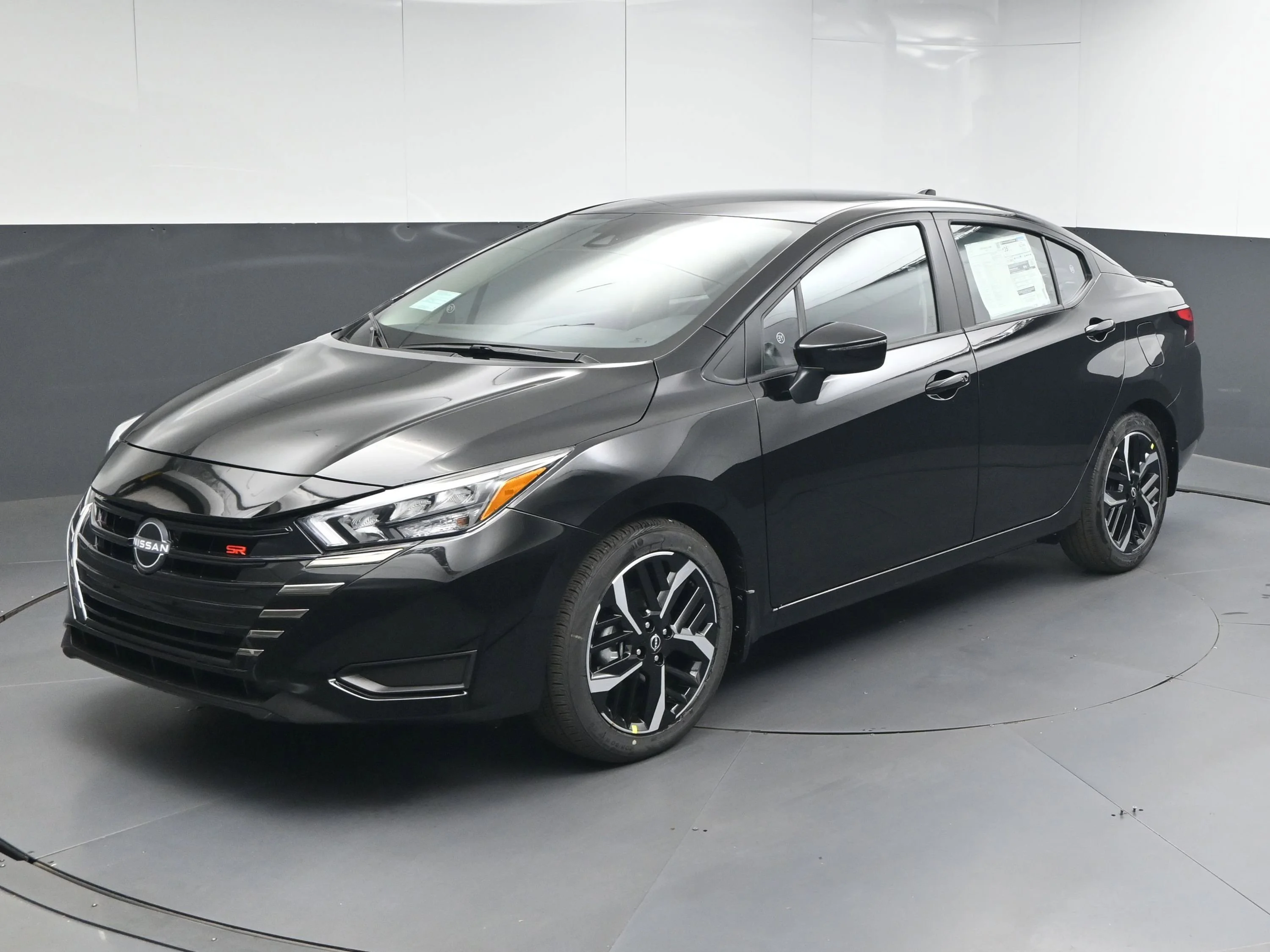 Used 2025 Super Black Nissan SR image 3