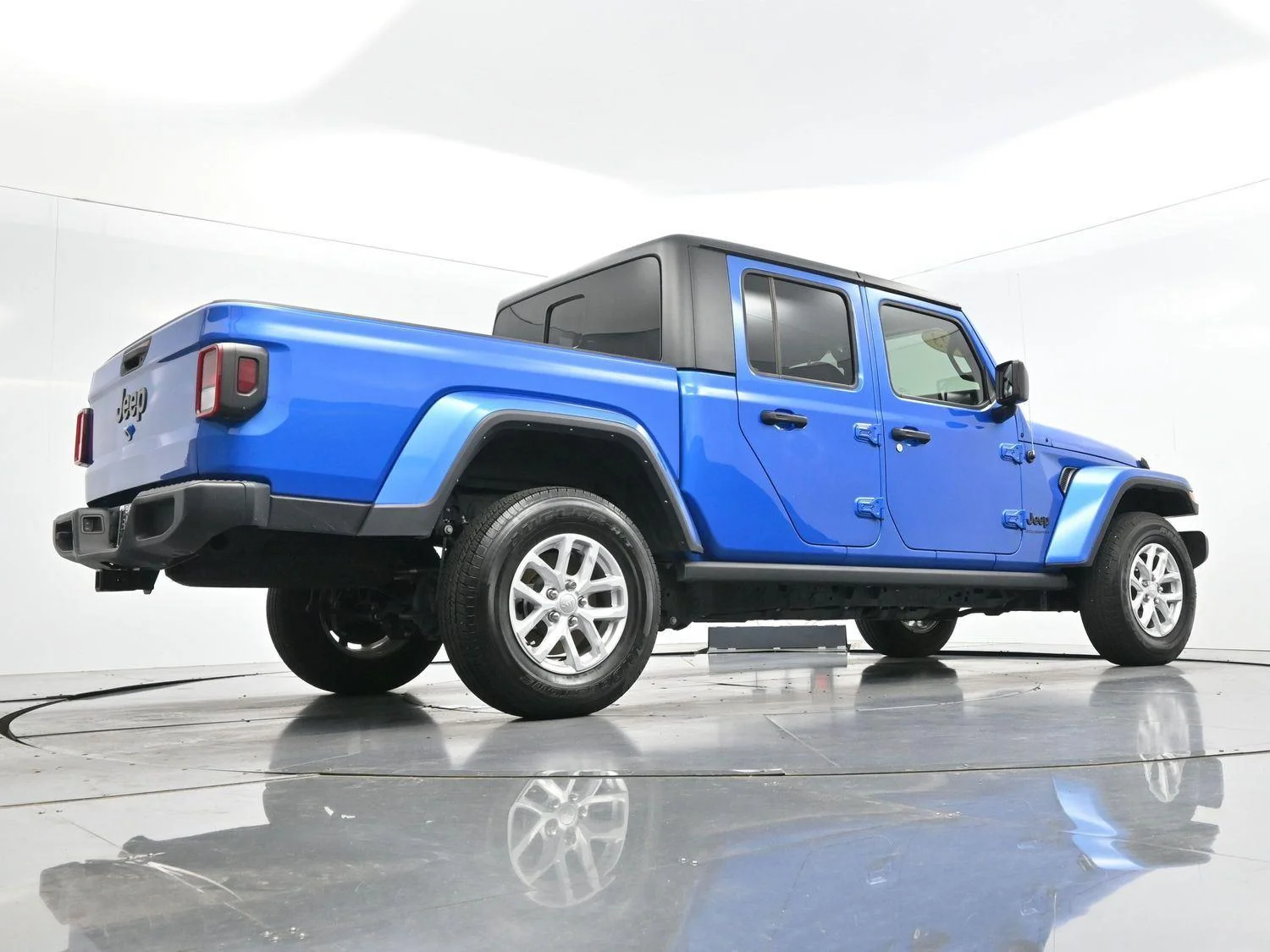 Used 2023 Hydro Blue Pearlcoat Jeep Sport S image 46