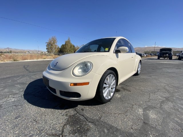 Used 2008 Yellow Volkswagen S image 4