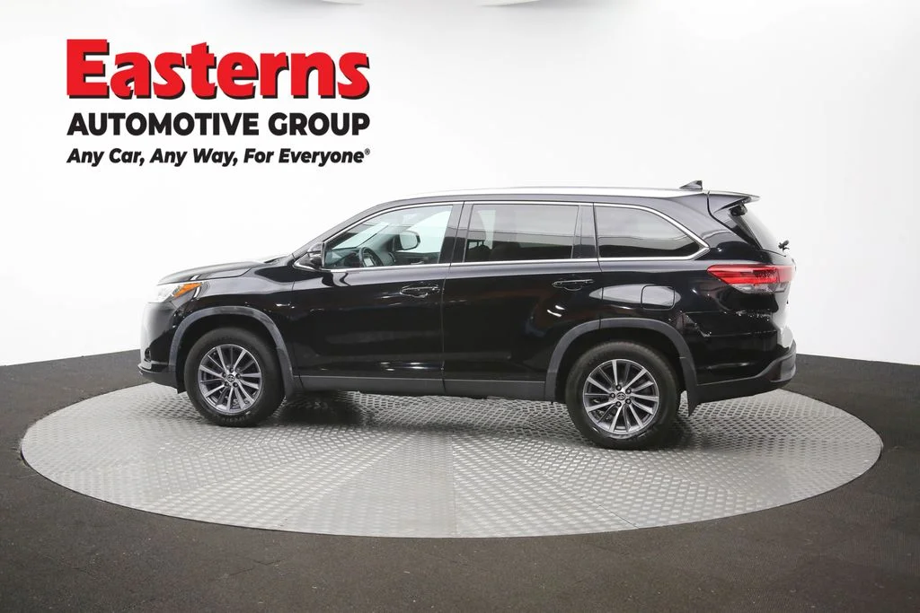Used 2019 Black Toyota XLE image 65