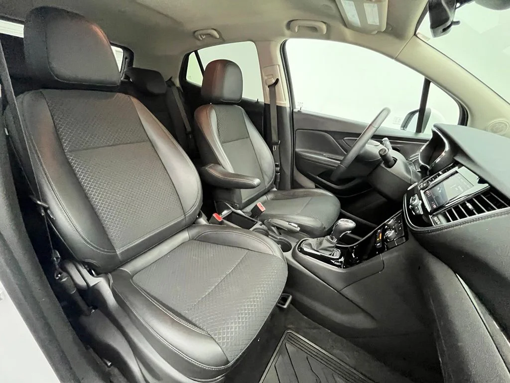 Used 2022 White Buick Preferred image 32