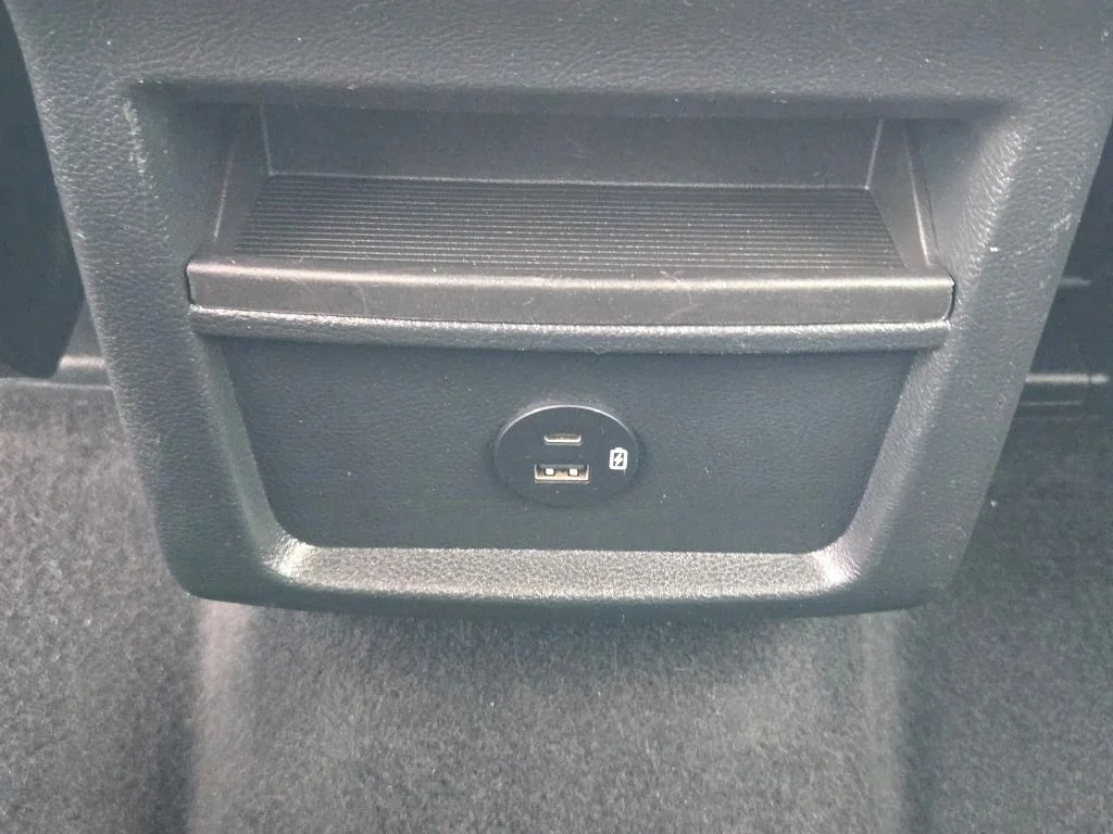 Used 2021 Black Ford SE image 16