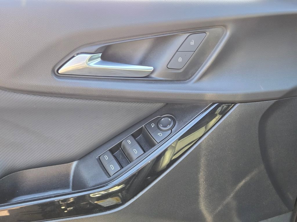 2025 Chevrolet Equinox LT - Photo 17