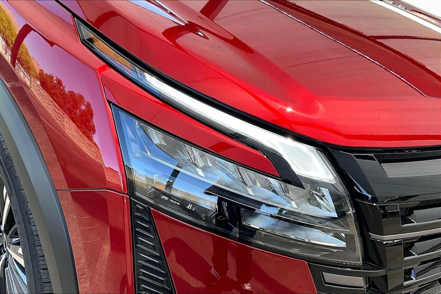 New 2026 Scarlet Ember Tintcoat Nissan Platinum image 18
