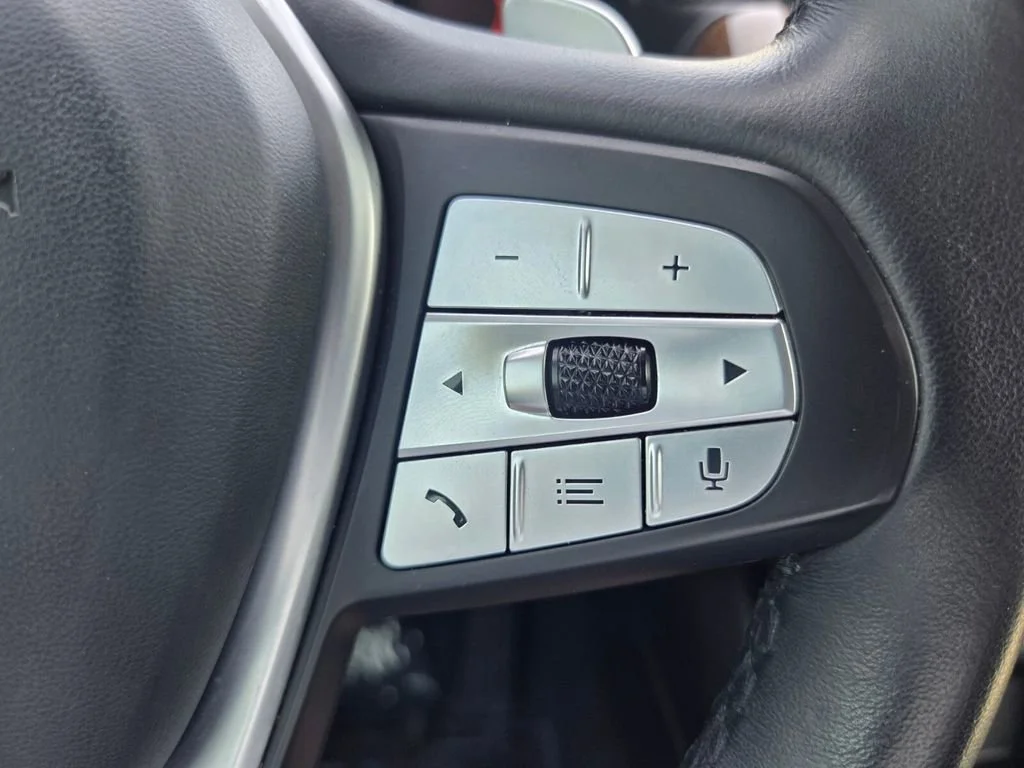 Used 2023 Alpine White BMW xDrive30i image 18