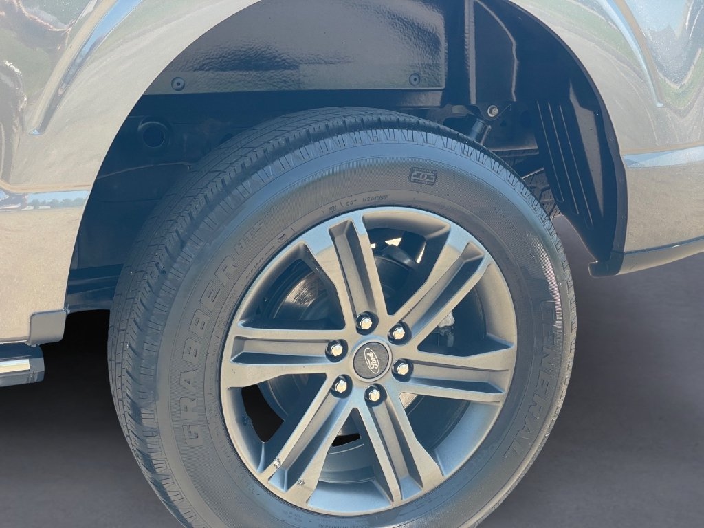 Used 2021 Carbonized Gray Metallic Ford LARIAT image 26