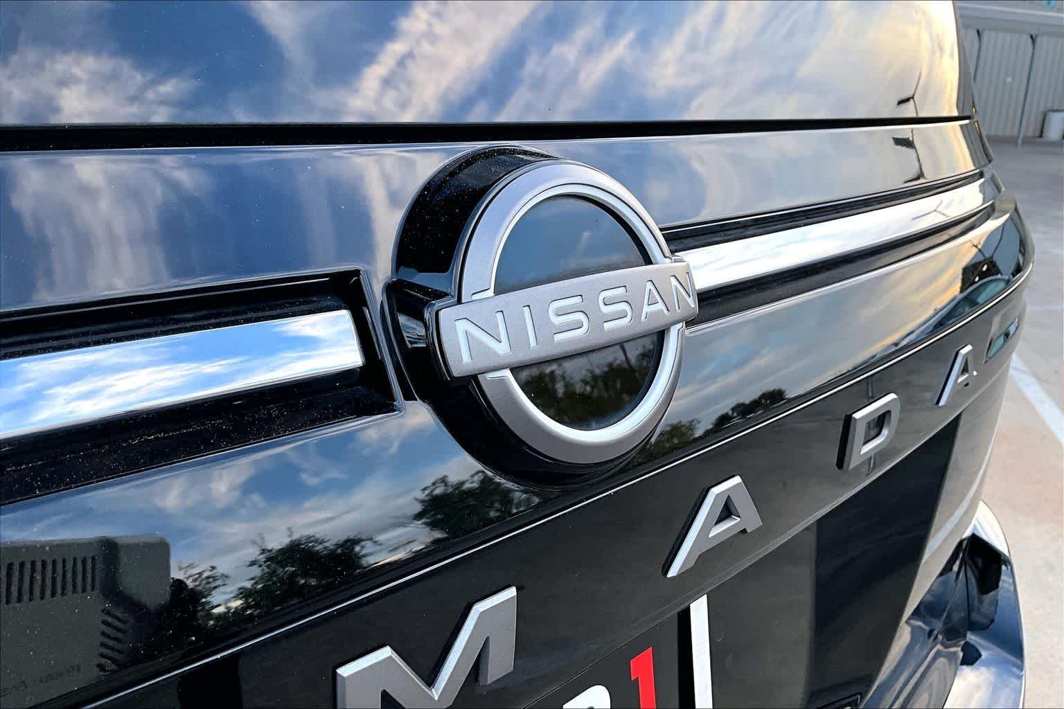Used 2025 Super Black Nissan SV image 10