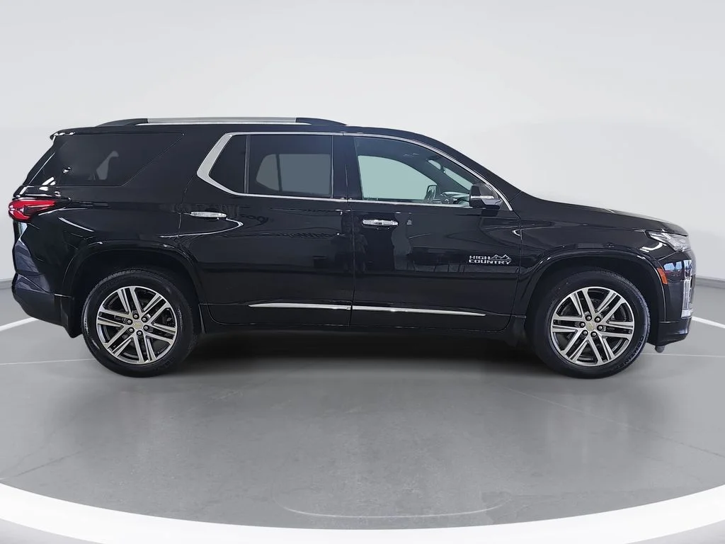 Used 2023 Black Chevrolet High Country image 2
