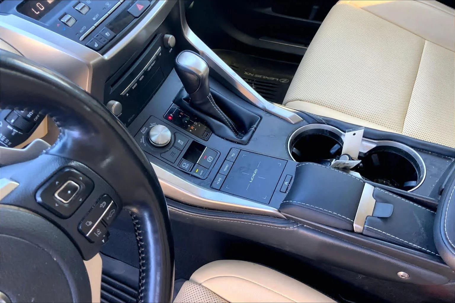 Used 2021 Eminent White Pearl Lexus  image 17