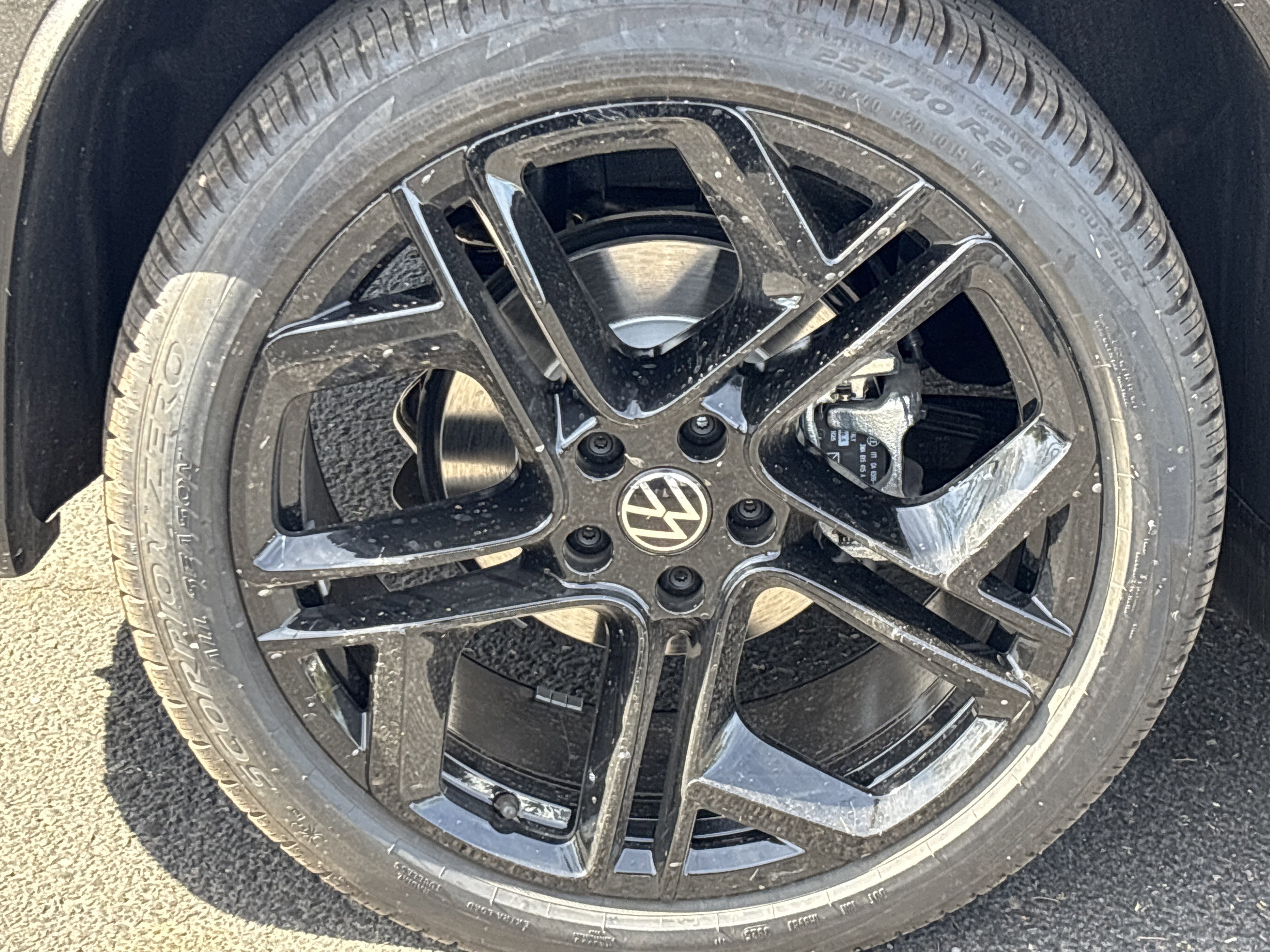 New 2026 Platinum Gray Metallic Volkswagen SE R-Line Black image 5