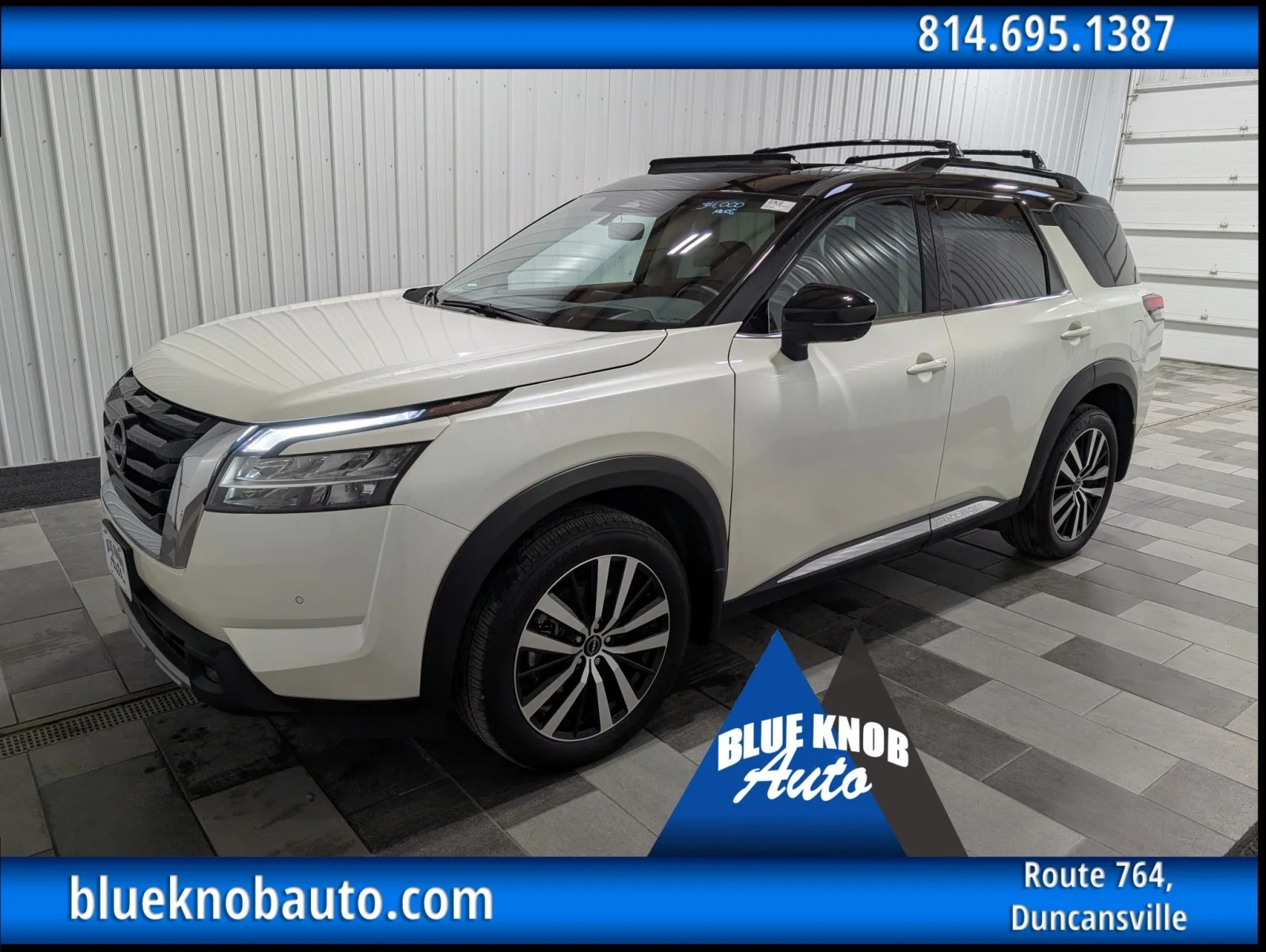 2023 Nissan Pathfinder Platinum 4WD's photo