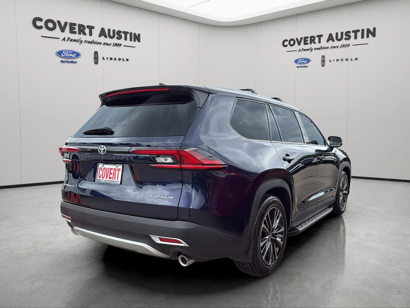 Used 2025 Blue Toyota MAX Platinum image 5