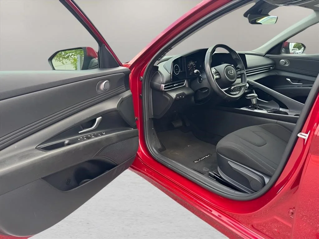 Used 2023 Ultimate Red Hyundai SEL image 15