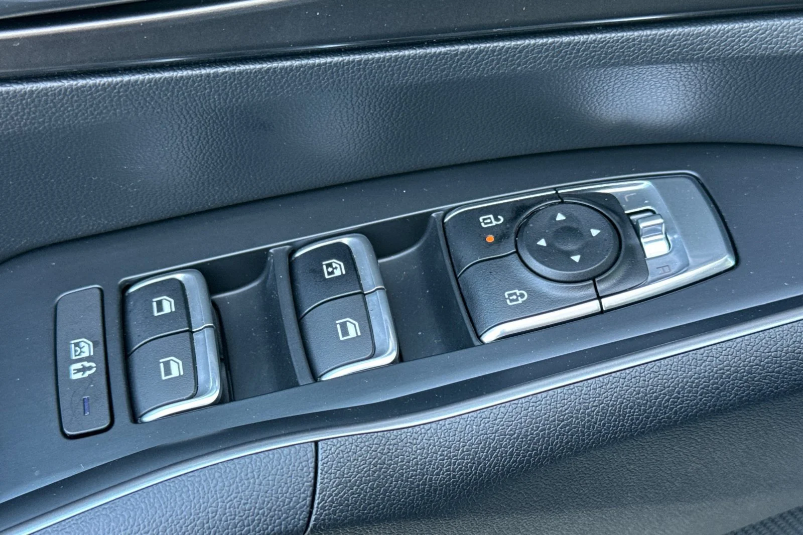 2025 Kia Sorento EX Hybrid - Photo 11