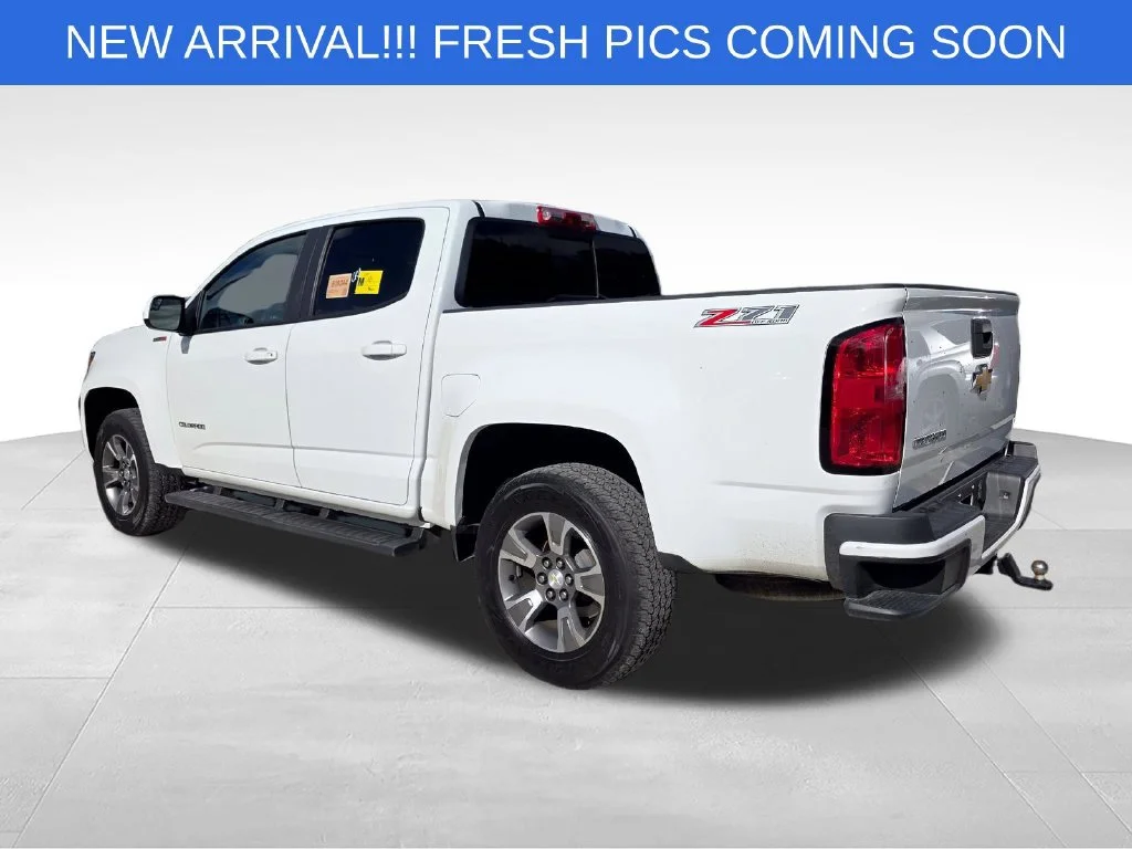 Used 2018 SUMMIT WHITE Chevrolet 4WD Z71 image 4