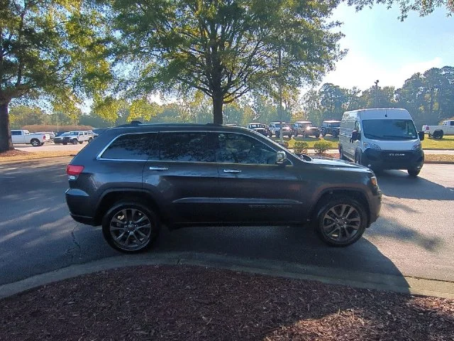 Used 2019 Gray Jeep Limited image 6